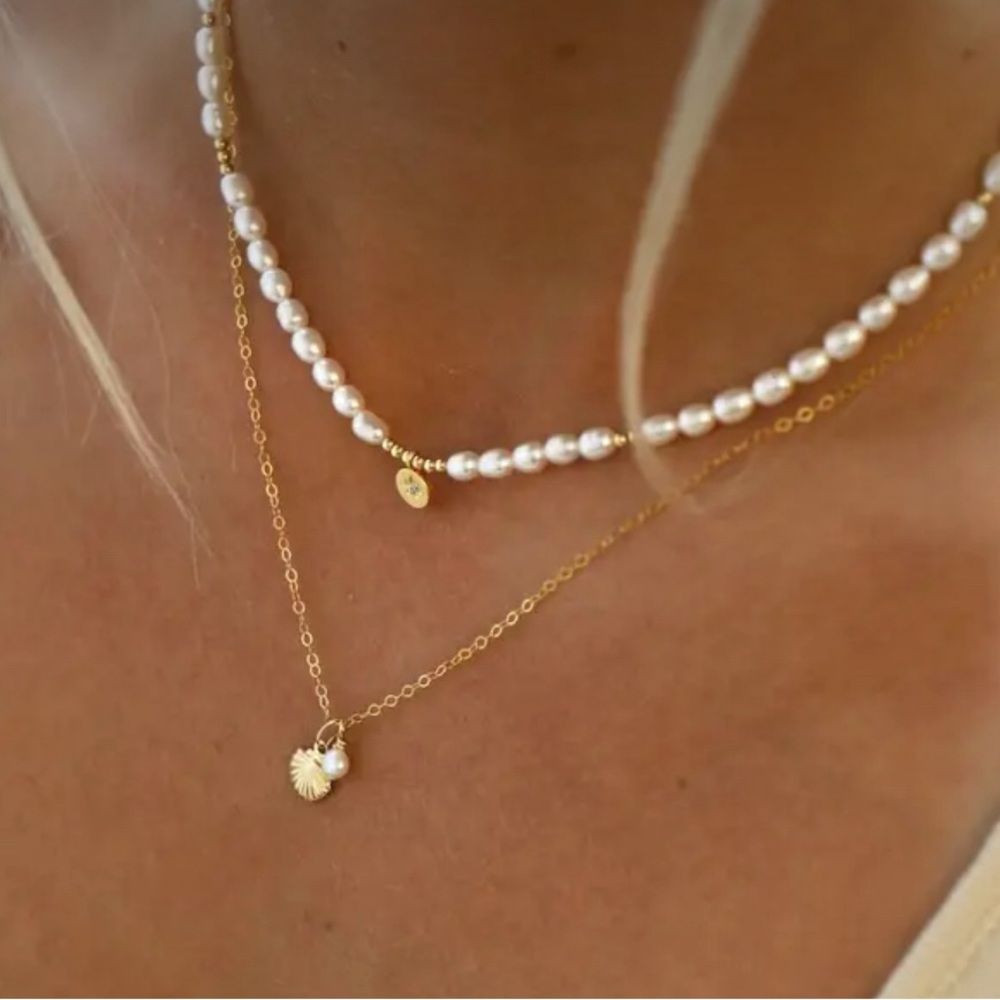 Seashell and Pearl Necklace (gold)
